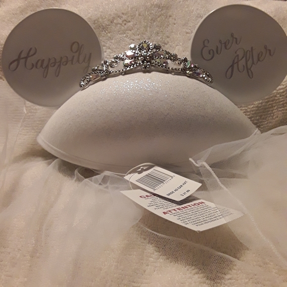 Official Disney Fairytale Weddings Minnie's Bride Ear Hat - Picture 10 of 10